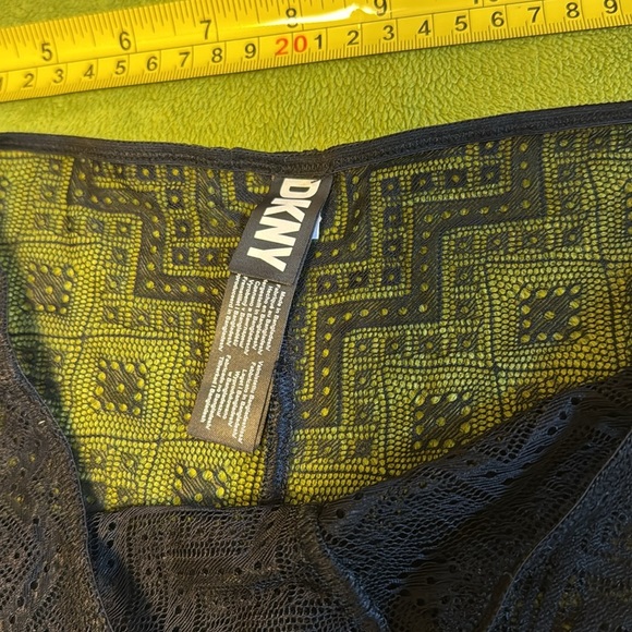 DKNY NWT Pure Lace Hipster Black Sz Small - Picture 2 of 3